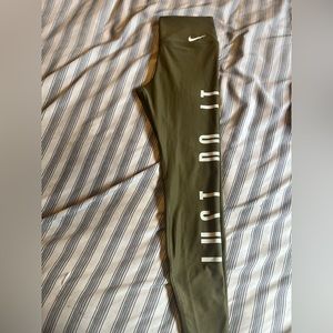 Never Worn Nike Leggings